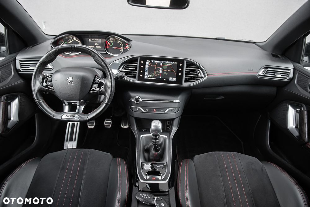 Peugeot 308 1.6 e-THP GT S&S - 29