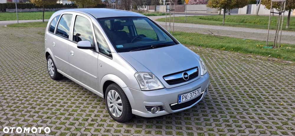 Opel Meriva 1.6 16V (Essentia) - 9