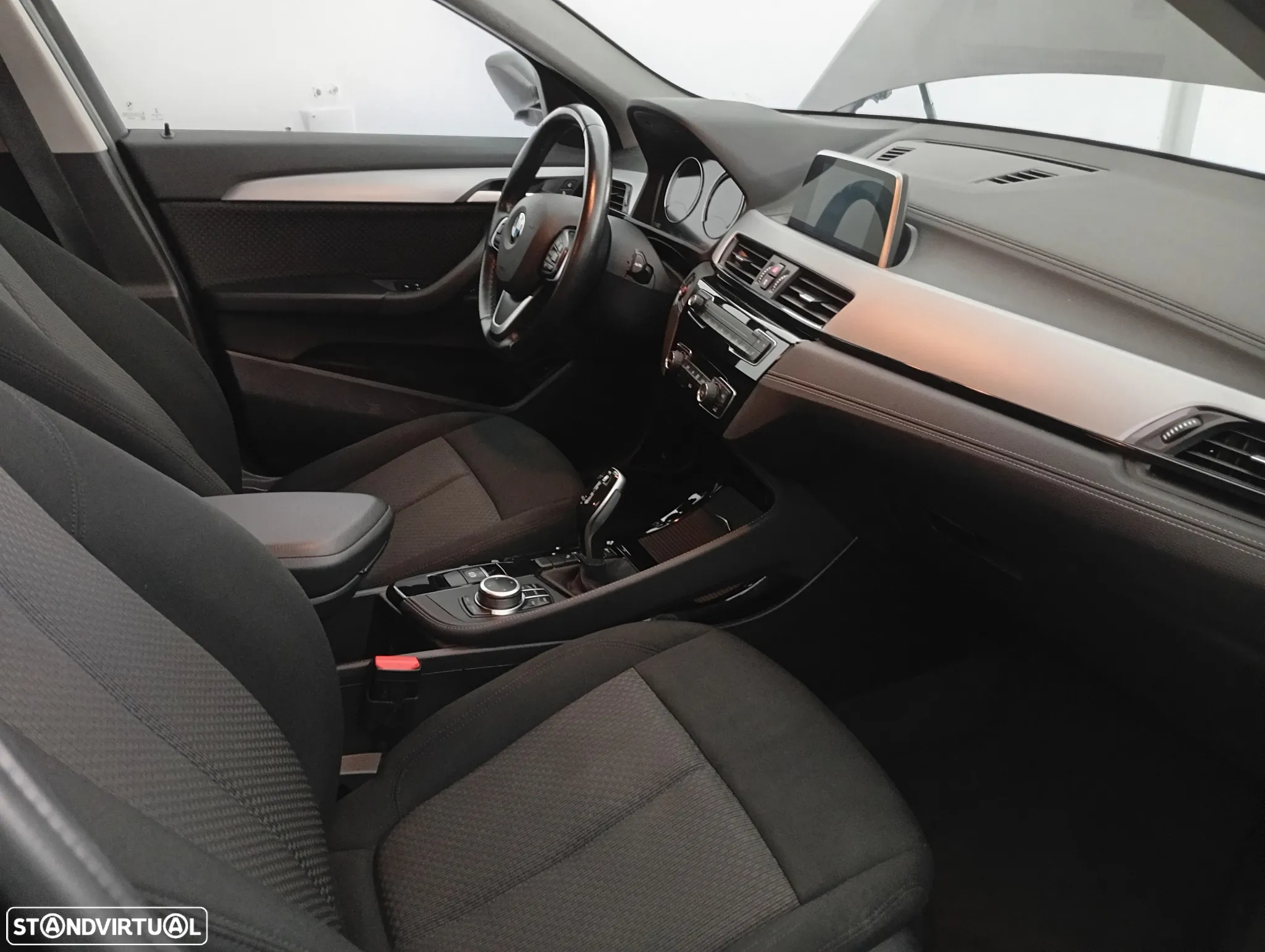 BMW X2 18 d sDrive Auto Advantage - 4