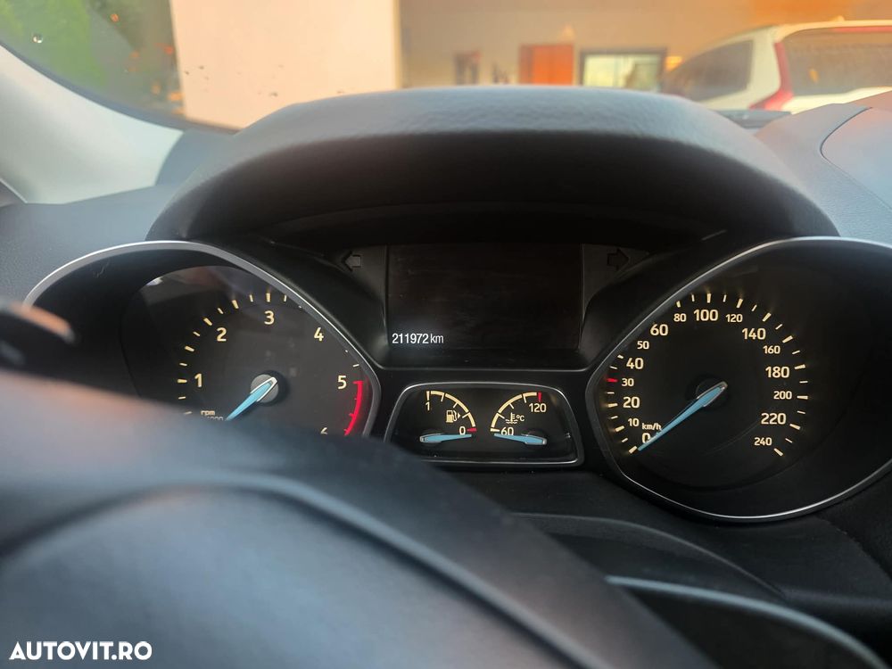 Ford Kuga - 6