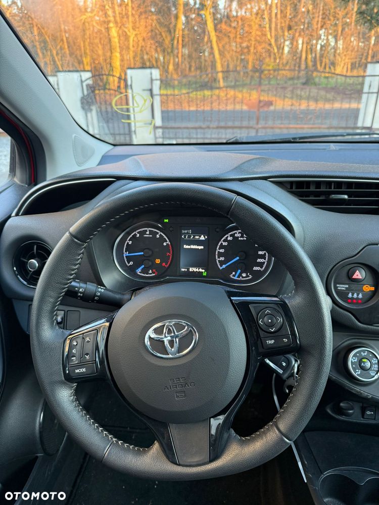 Toyota Yaris 1.5 Dynamic - 13