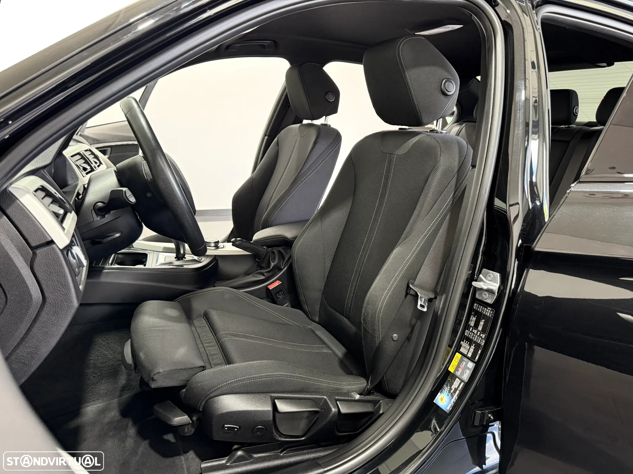 BMW 330 e iPerformance Line Sport - 37