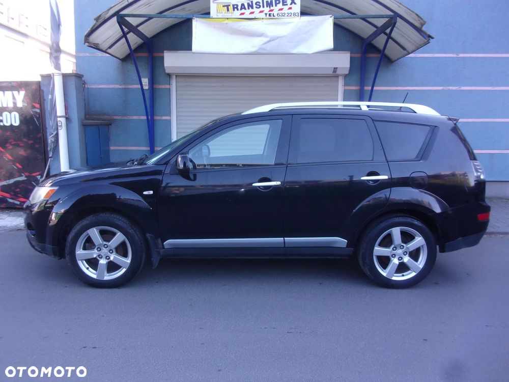 Mitsubishi Outlander - 1