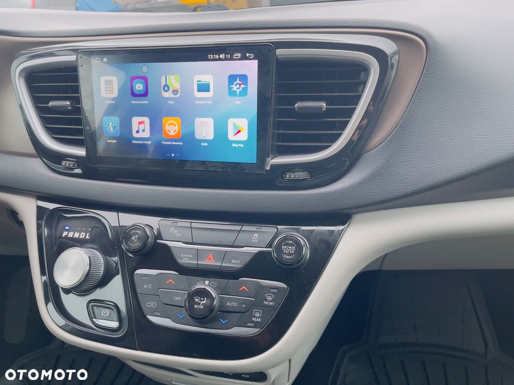 Chrysler Pacifica - 9