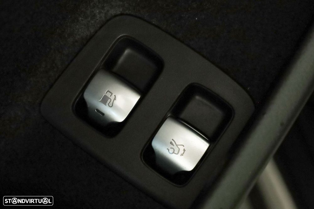 Mercedes-Benz E 300 Standard - 22