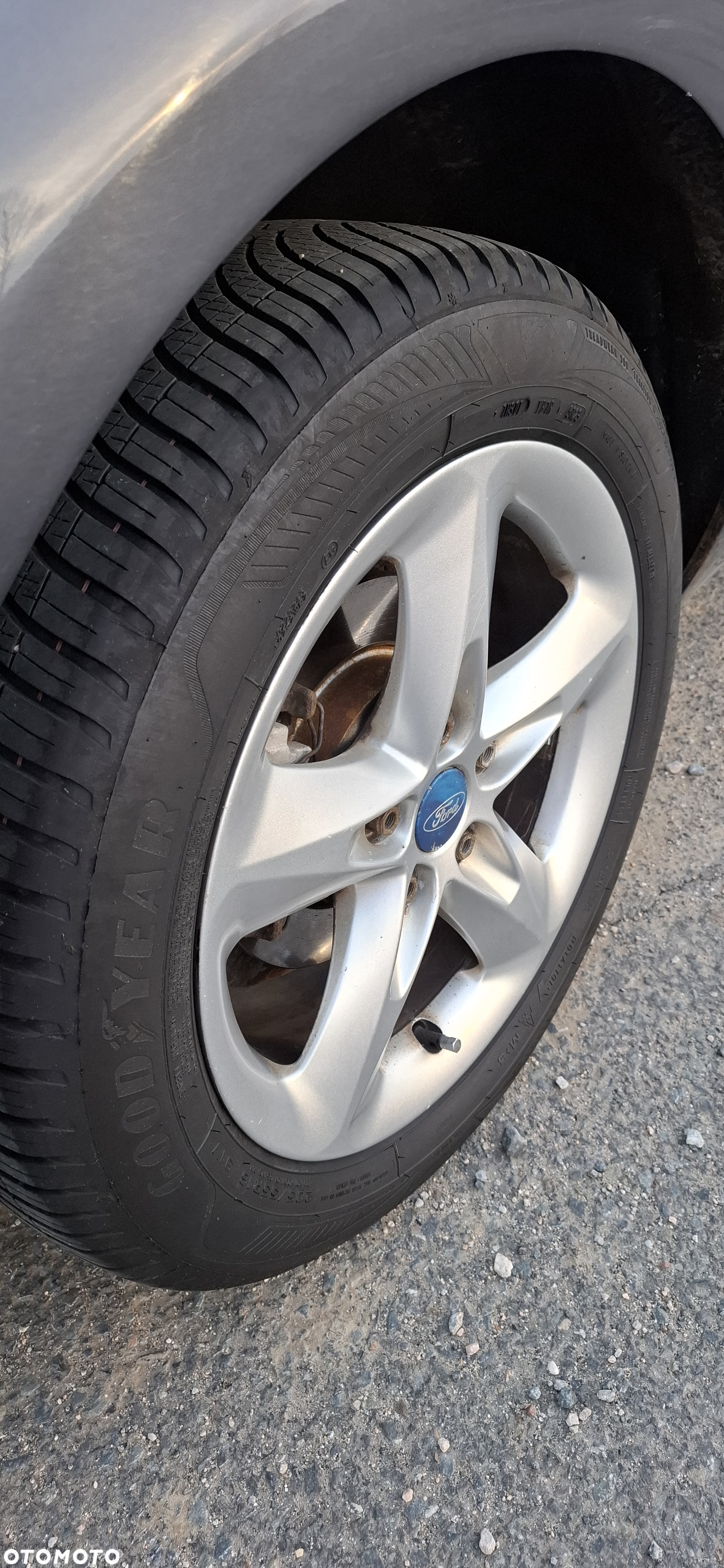 Ford Focus 1.6 Ghia - 11