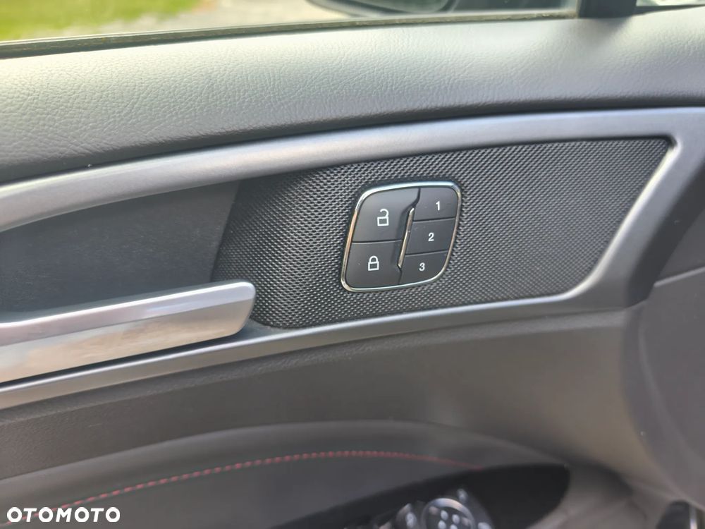 Ford Mondeo 2.0 TDCi ST-Line PowerShift - 11