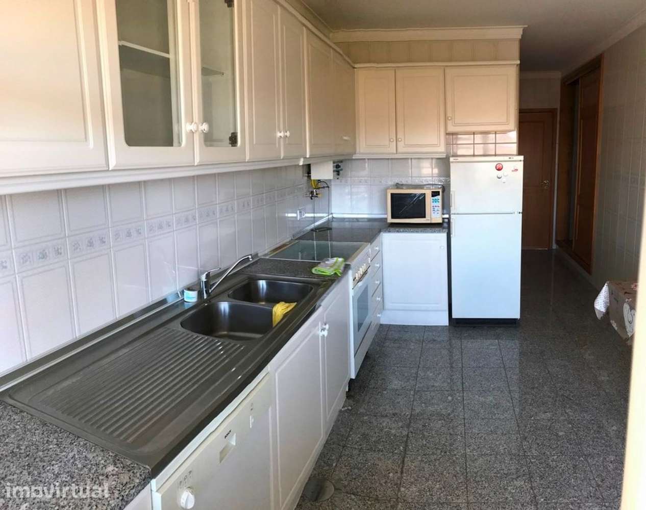 Apartamento T1 mobilado com terraço em S. Bernardo - Grande imagem: 2/13