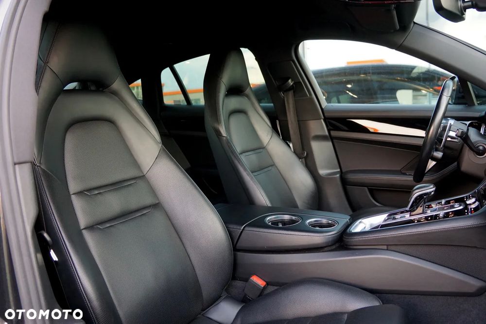 Porsche Panamera 4 - 21