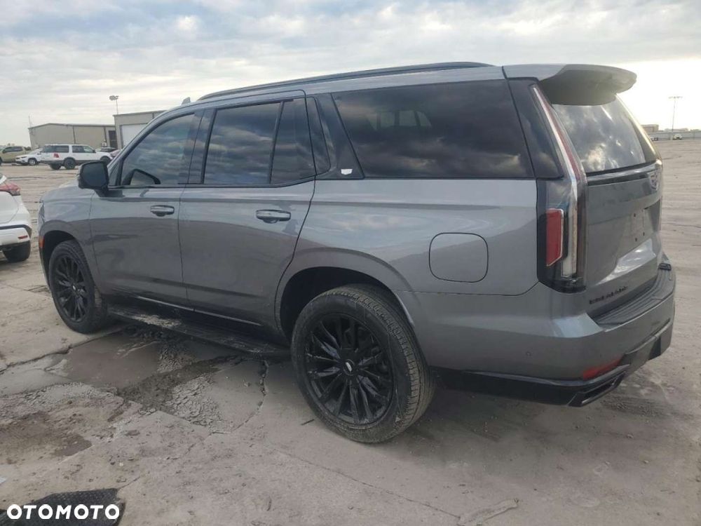 Cadillac Escalade - 2