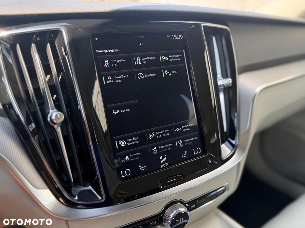 Volvo V60 Cross Country D4 AWD Geartronic - 33