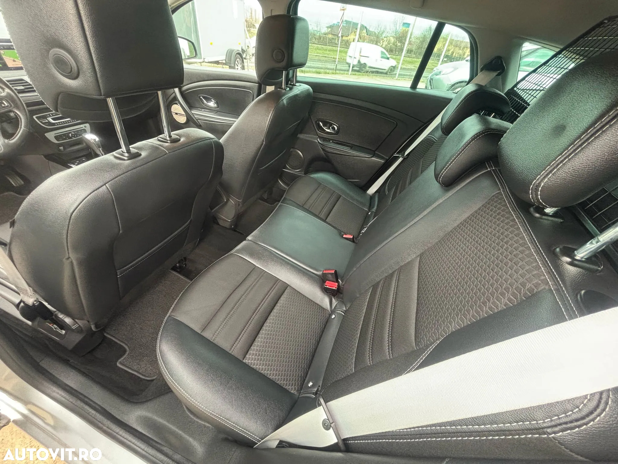 Renault Megane ENERGY dCi 110 EDC BOSE EDITION - 6