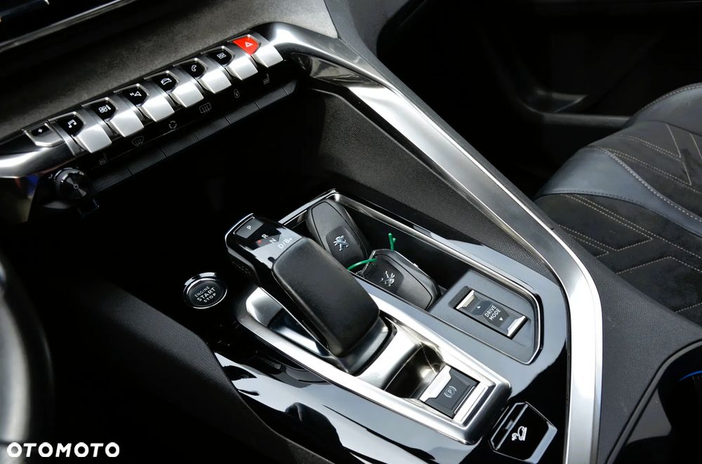 Peugeot 3008 1.6 PureTech HYbrid4 GT Line S&S EAT8 - 22