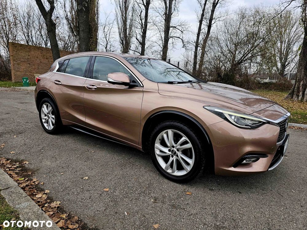 Infiniti Q30 1.6t Premium - 14