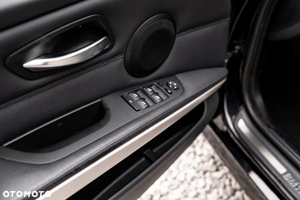 BMW Seria 3 325i xDrive Edition Exclusive - 20