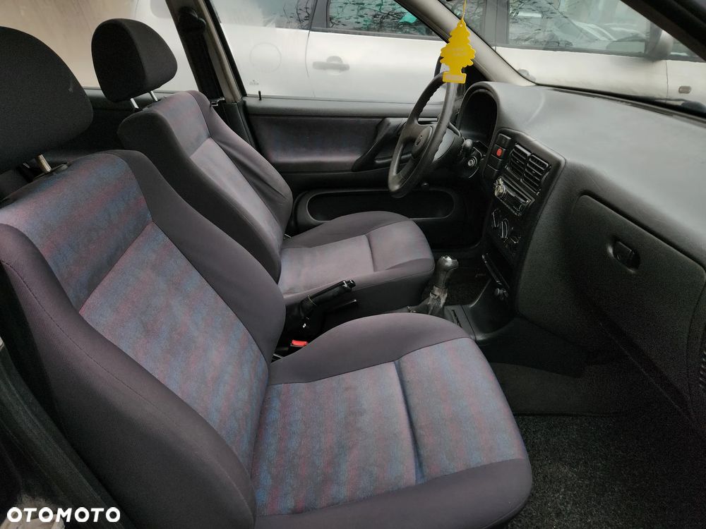 Volkswagen Polo - 10