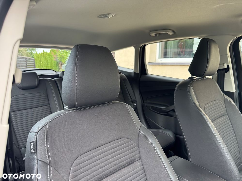 Ford Kuga 1.5 EcoBoost 2x4 Titanium - 27