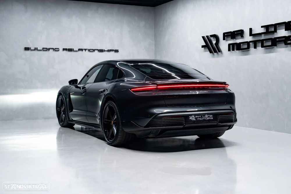 Porsche Taycan Turbo - 11
