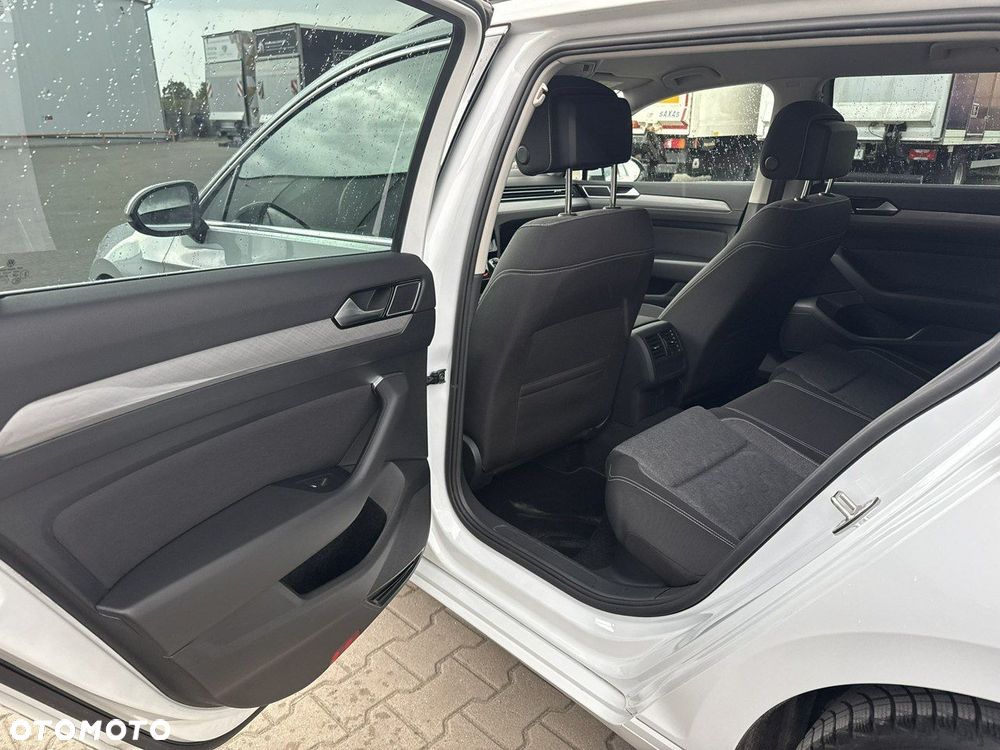Volkswagen Passat 1.5 TSI EVO Business - 14