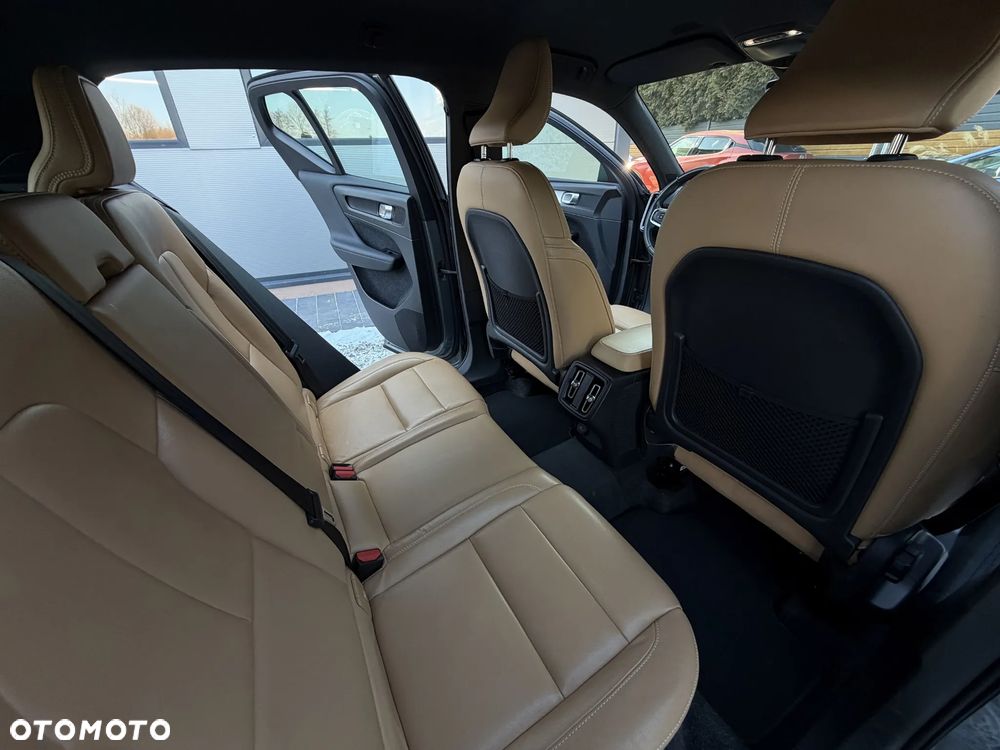 Volvo XC 40 D4 AWD Geartronic Momentum - 18