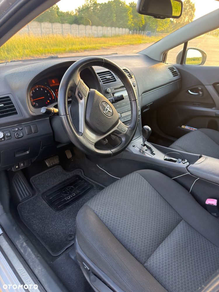 Toyota Avensis 2.0 Multidrive S Executive - 7