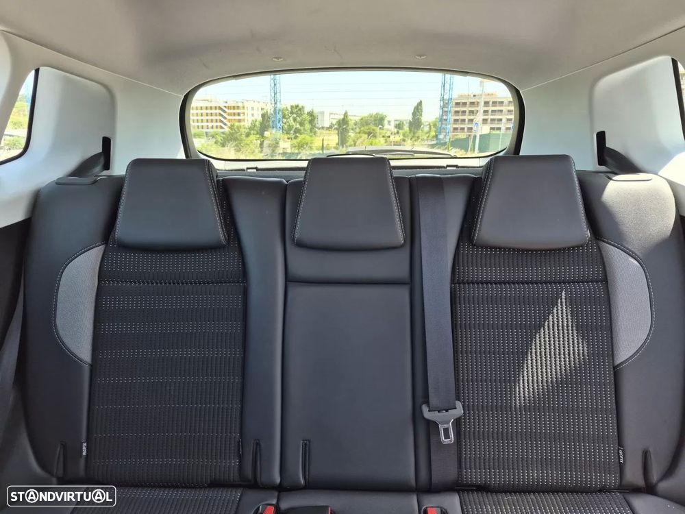 Peugeot 2008 PureTech 110 Stop&Start EAT6 Allure - 13