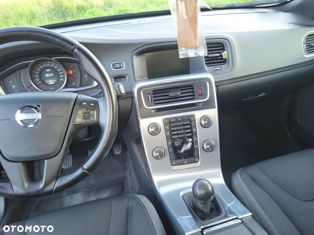 Volvo V60 D3 Momentum - 11
