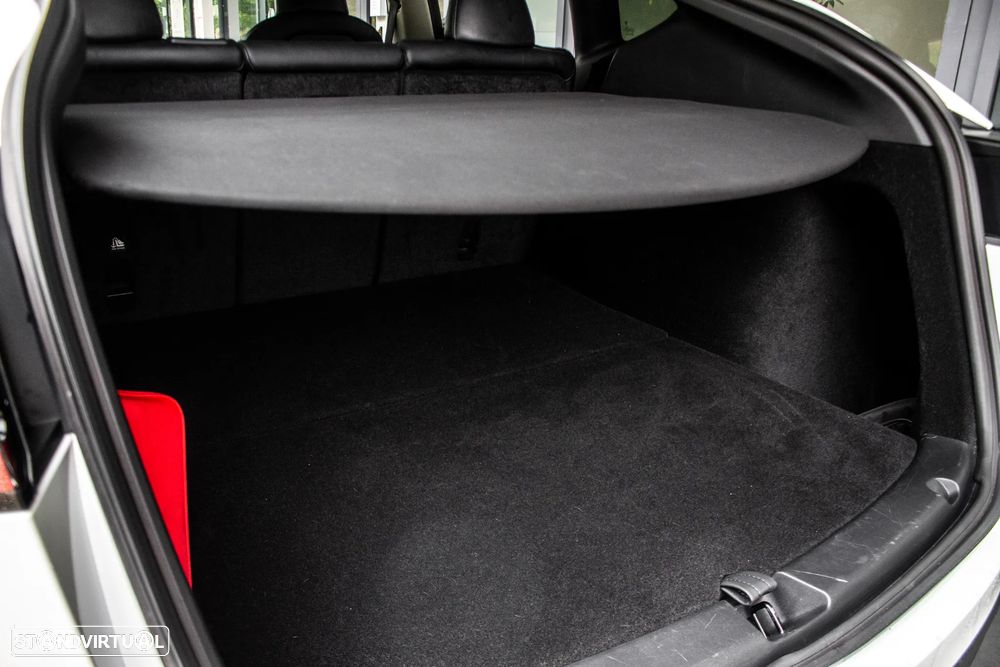 Tesla Model Y Long Range Dual Motor AWD - 21