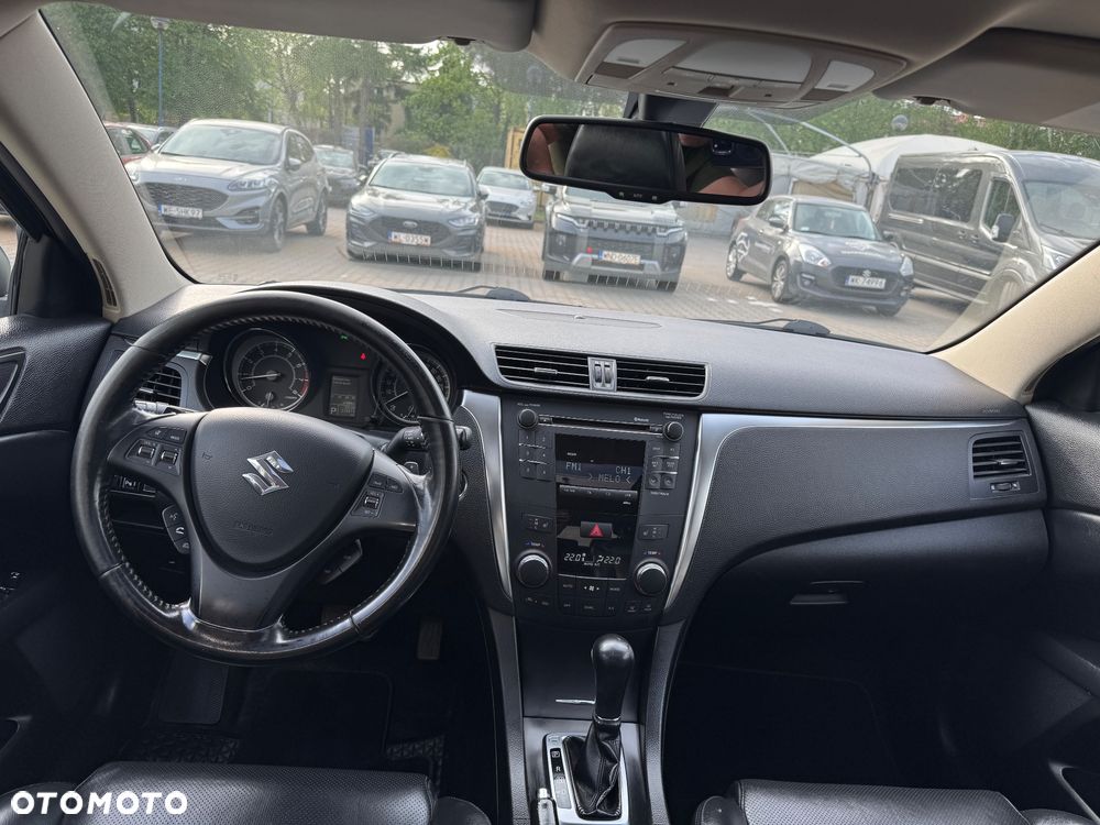 Suzuki Kizashi 2.4 Sport 4WD CVT - 9