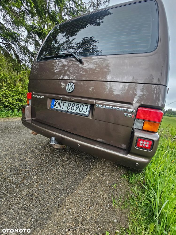 Volkswagen Multivan - 10