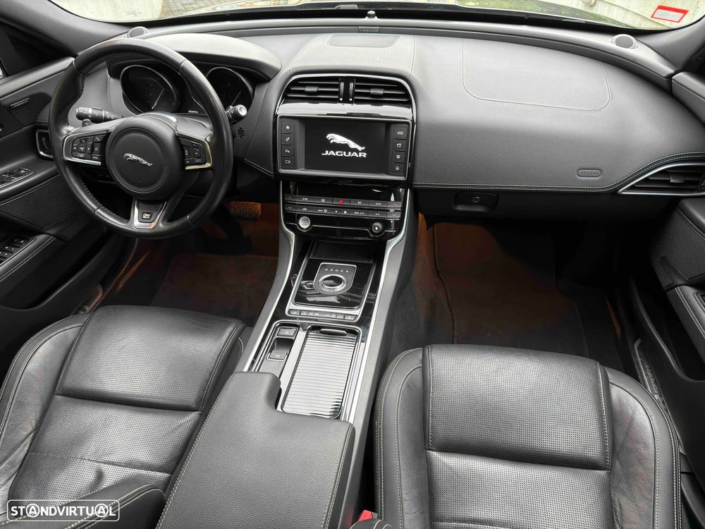 Jaguar XE 2.0 D R-Sport Aut. - 28