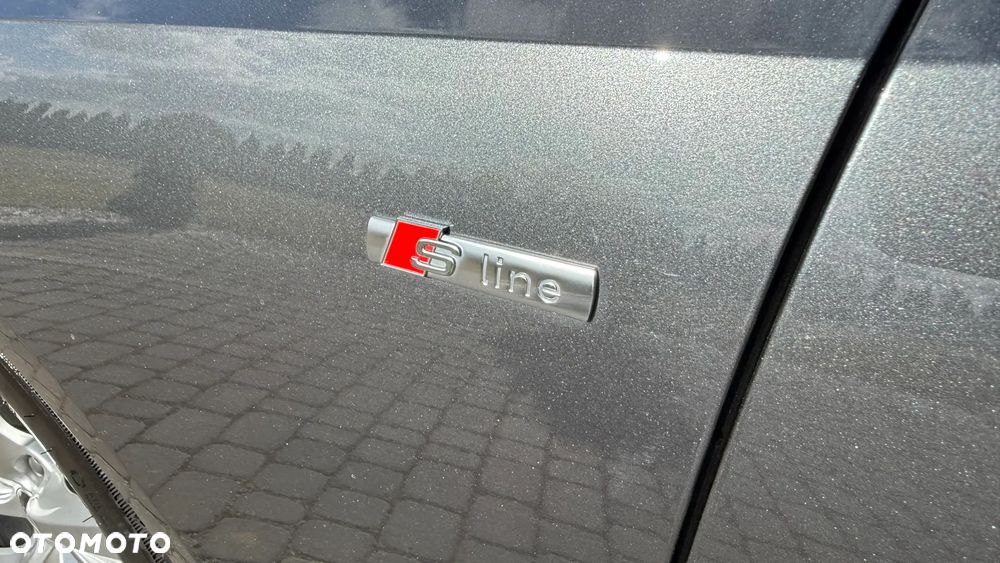 Audi A4 Avant 30 TDI S tronic S line - 17