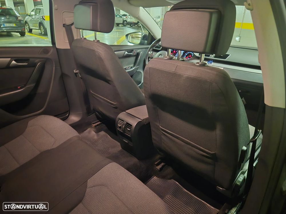 VW Passat Variant 1.6 TDI Confortline - 32