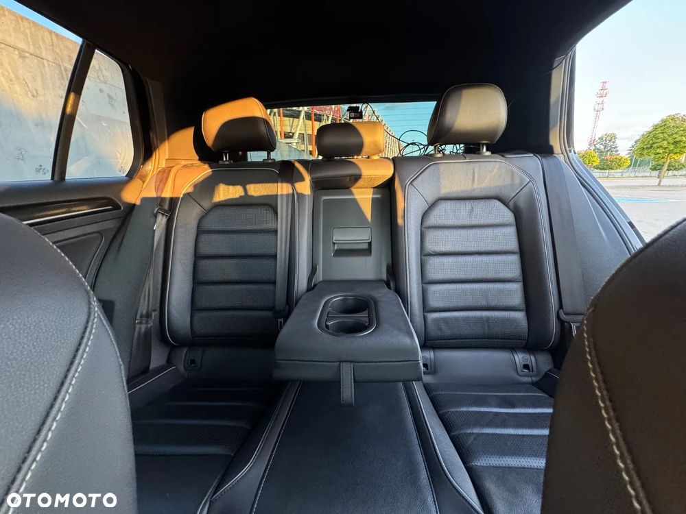 Volkswagen Golf - 9