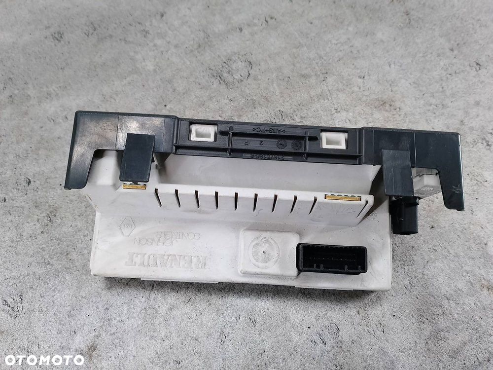 WYŚWIETLACZ RENAULT CLIO III 8200307273-C 1.5 DCI - 3