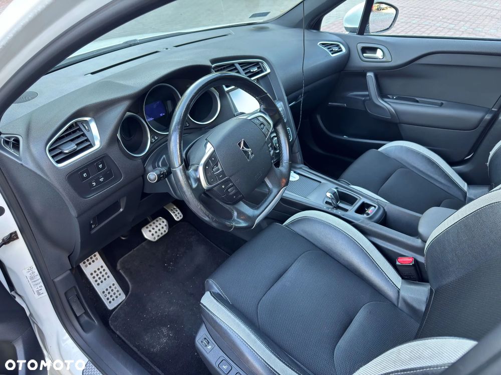 Citroën DS4 1.6 e-HDi SoChic MCP - 18