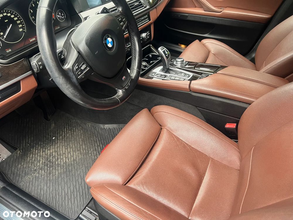BMW Seria 5 528i xDrive - 11