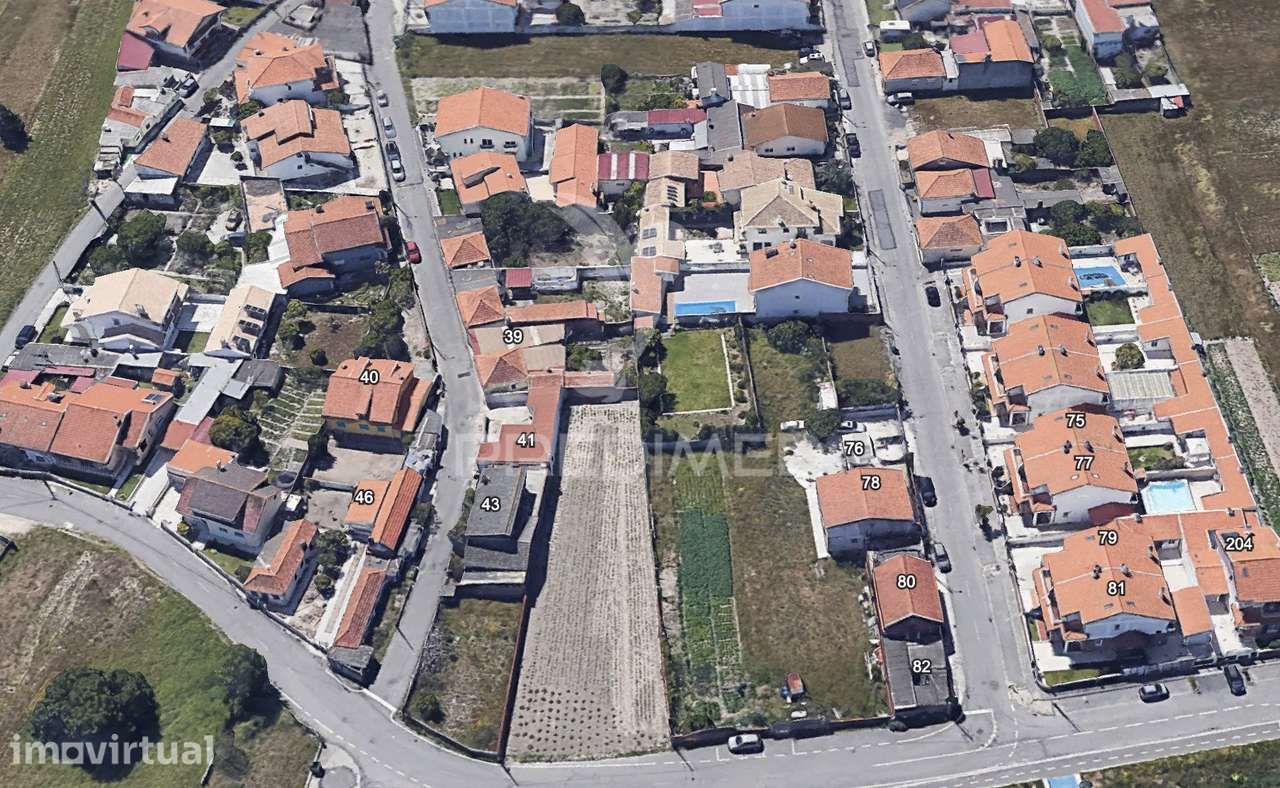 Terreno com Excelente Localização entre a Gafanha da Nazaré e a Praia - Grande imagem: 3/4