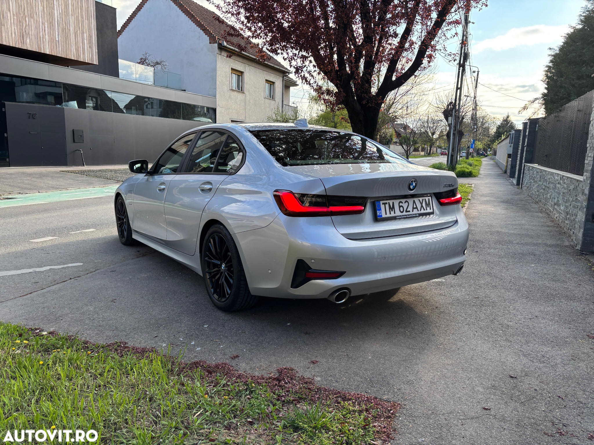 BMW Seria 3 330e Aut. Sport Line - 30