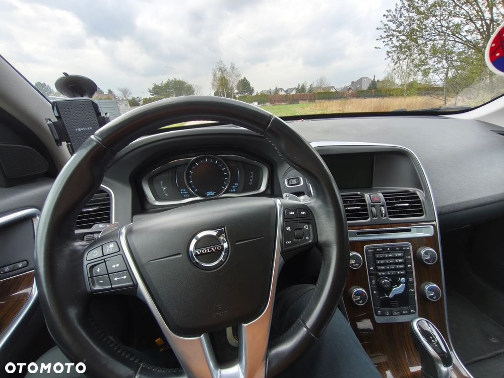 Volvo XC 60 T6 AWD Edition Pro - 17