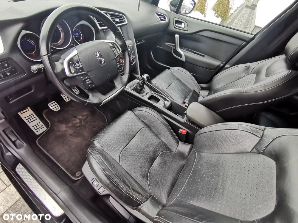 Citroën DS4 e-HDi 110 SoChic - 13