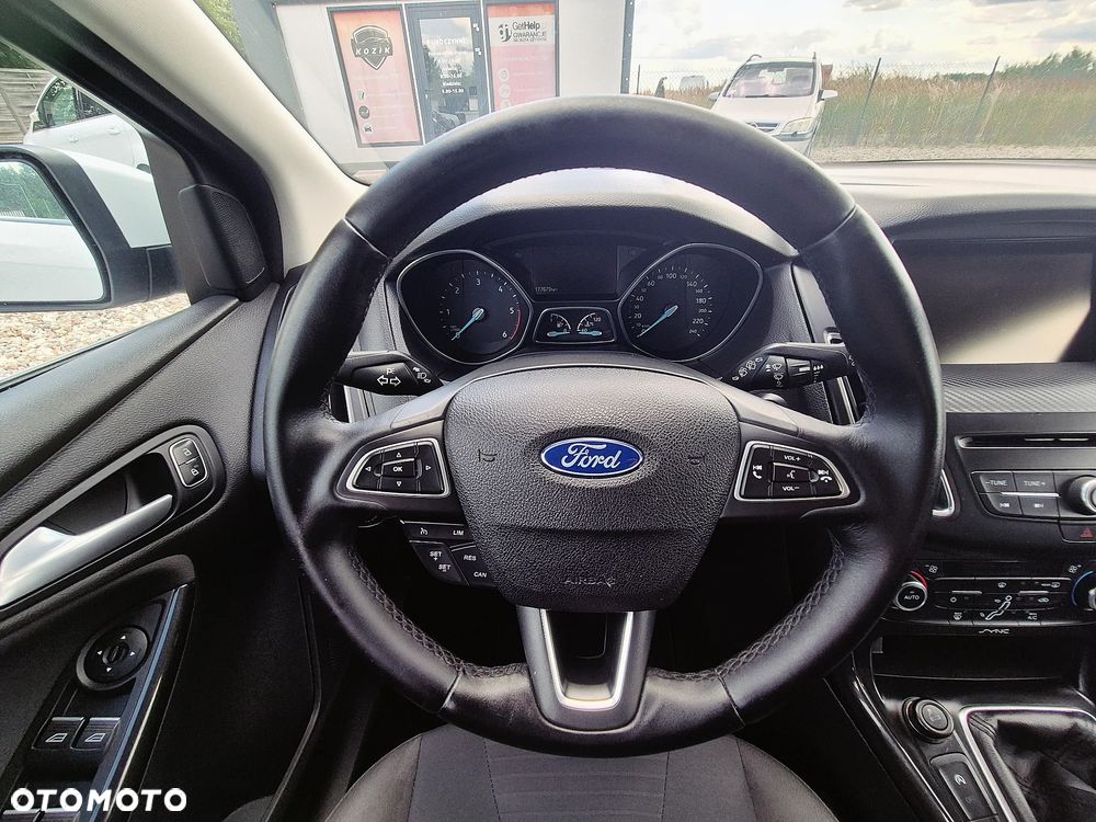 Ford Focus - 23