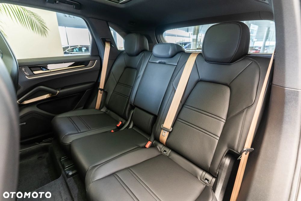 Porsche Cayenne E-Hybrid PHEV Black Edition - 12