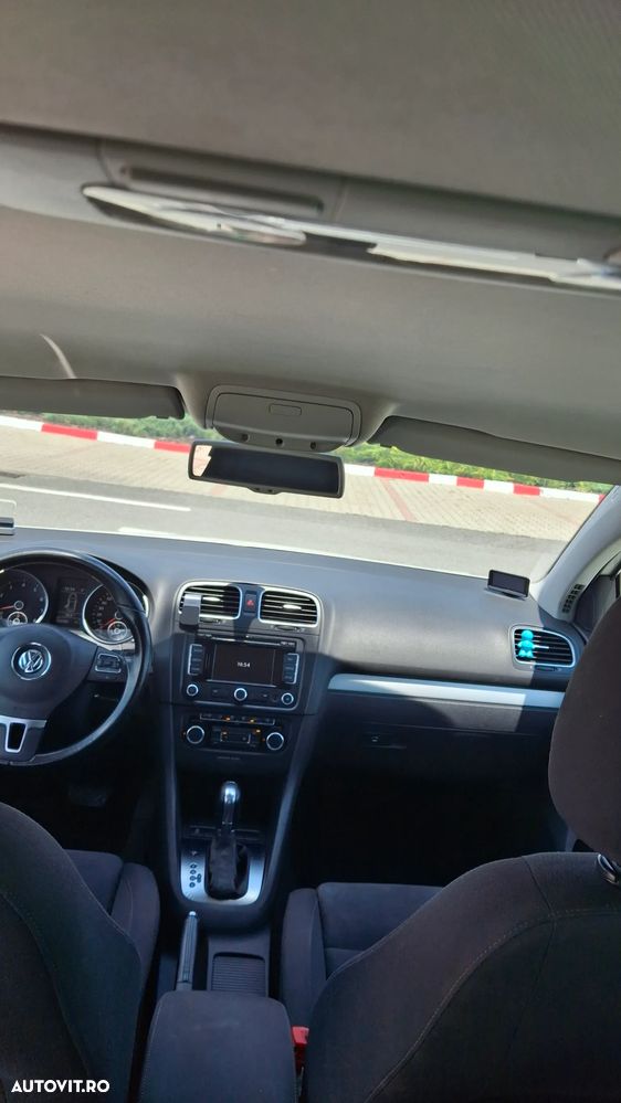 Volkswagen Golf - 6