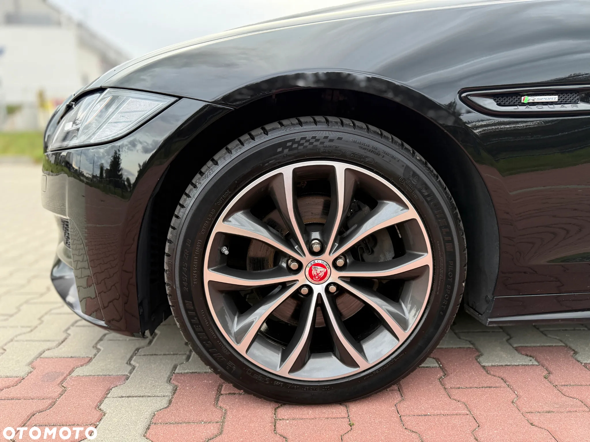 Jaguar XF 2.0 i4D R-Sport - 15