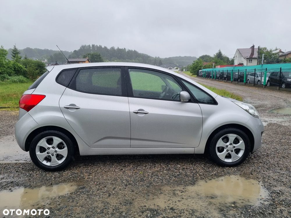 Kia Venga 1.6 CRDi 128 Dream Team Edition - 11
