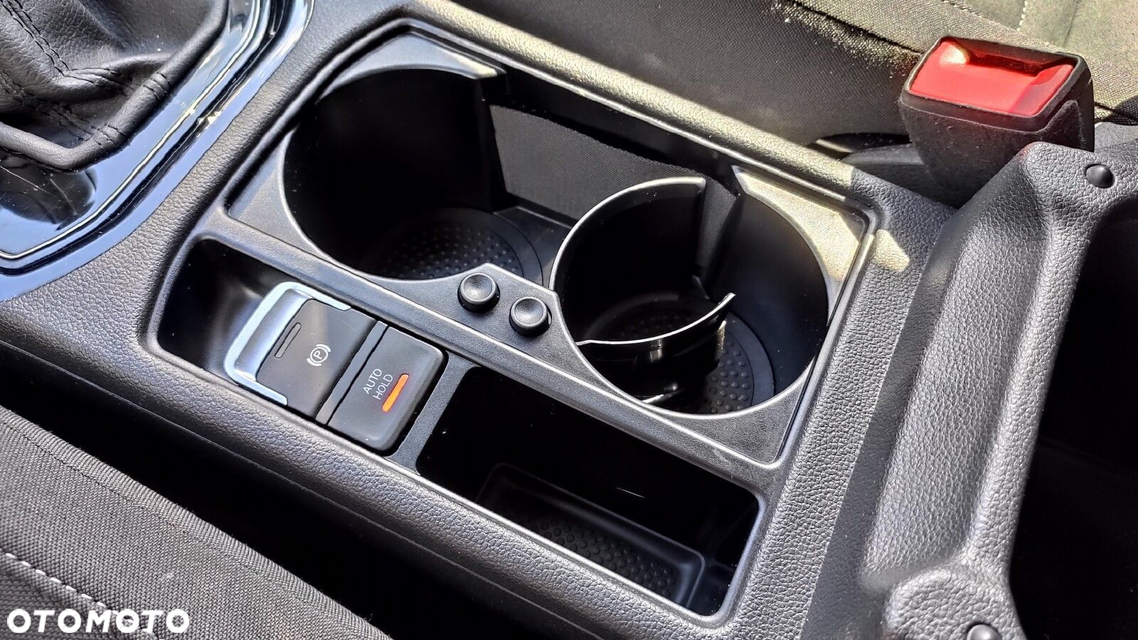 Volkswagen Touran - 28