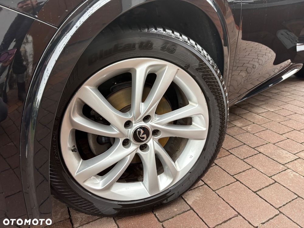 Infiniti Q30 1.5d Premium City Black - 35