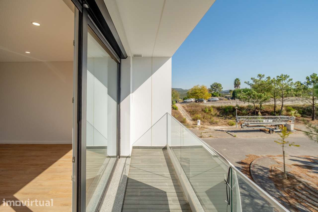 Apartamento T3 | Último Piso | Piscina na Cobertura | 30 min. Lisboa - Grande imagem: 2/39