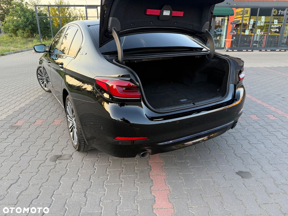 BMW Seria 5 530e iPerformance Sport Line sport - 9
